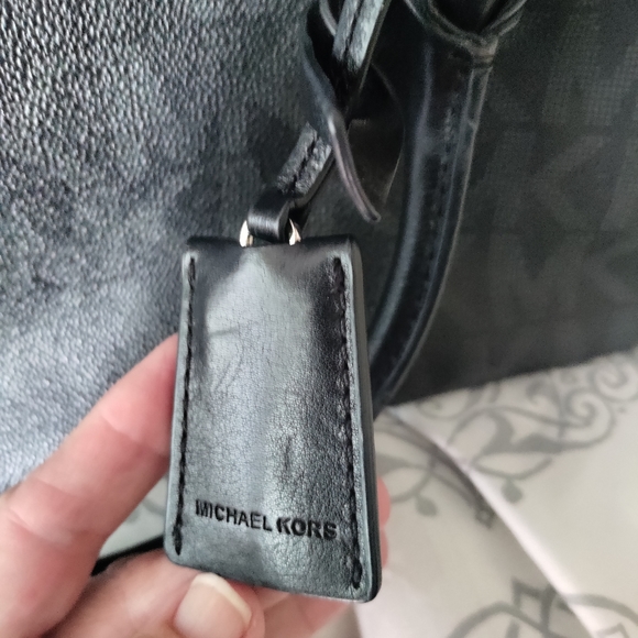 Authentic Michael Kors - Picture 10 of 11